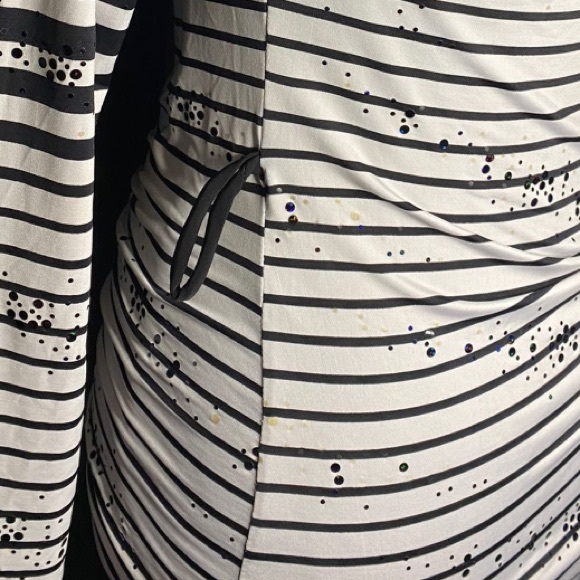 📸 Sequin B & W Dress🖤 - Picture 5 of 5